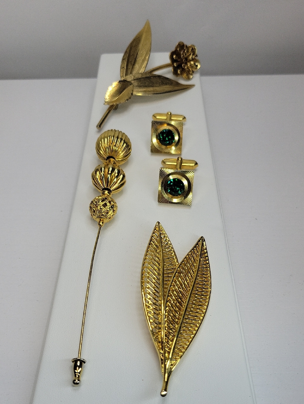 Vintage Gold Tone Jewelry Bundle